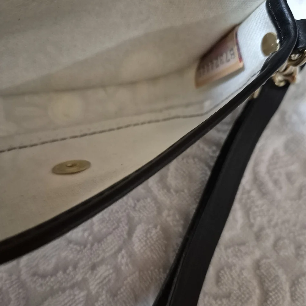 Dooney & Bourke Multicolor Graphic Clutch/ Wristlet/ Wallet - Picture 6 of 7